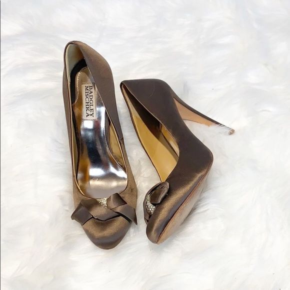 Badgley Mischka Mocha Satin Pump Brown Bow 6